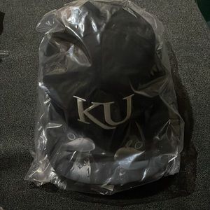 Men’s KU baseball hat, blue like new